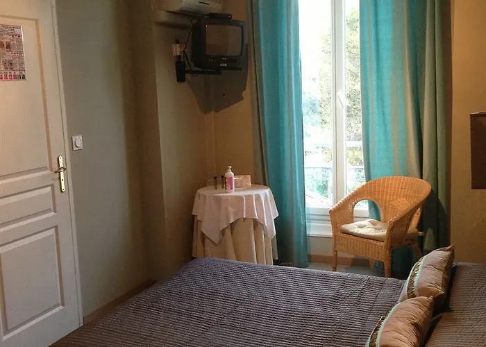 מלון Alexandra - Boutique 3*
